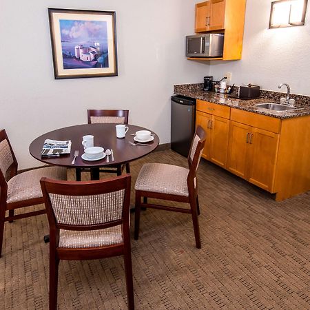 וויניפג Best Western Plus Pembina Inn & Suites מראה חיצוני תמונה